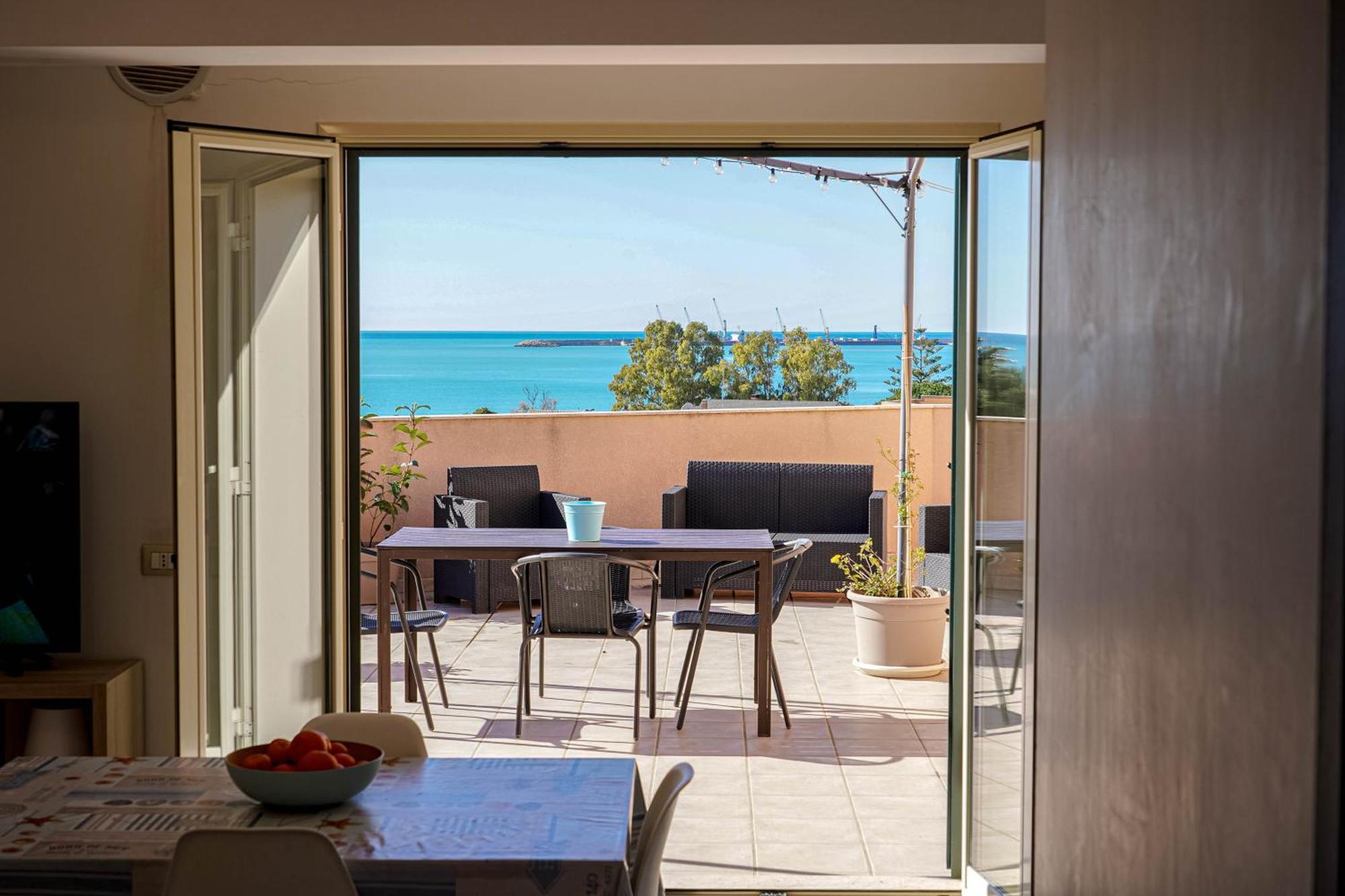 Ferienwohnung Attico Terrazza Cielomare Seaview Pozzallo Exterior foto